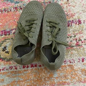 Green Zilker Women’s Suavs